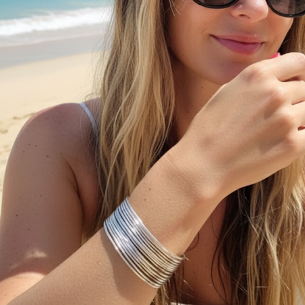 C1946 Jewelry Brand cuff slinky braclet